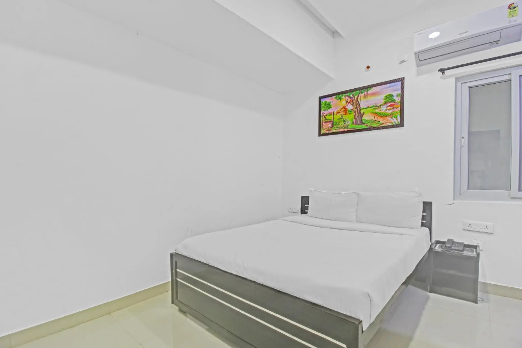 OYO Flagship  84866 Gbr Luxury Stay