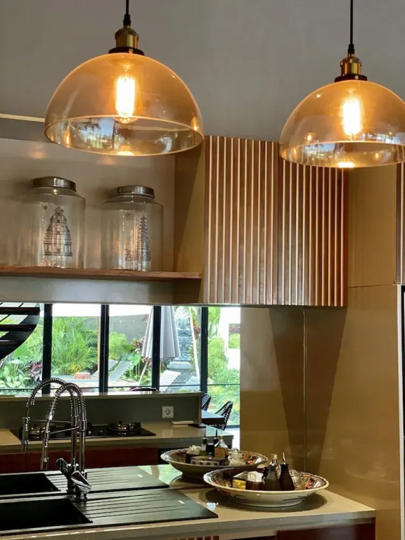 Luxury Private Loft, 2 BR, Canggu With Staff