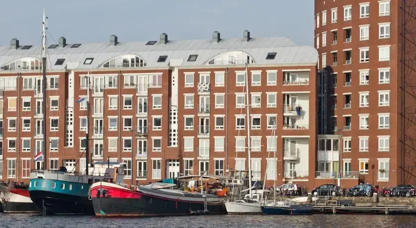 Captains Place
