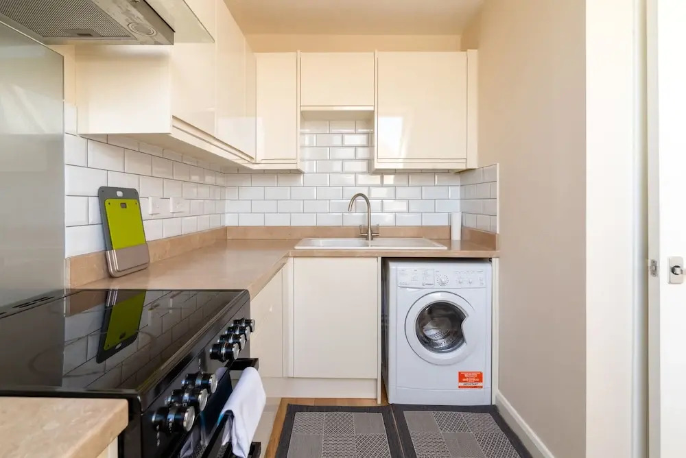 Beautiful 1 Br Home Near River Thames Fits 4