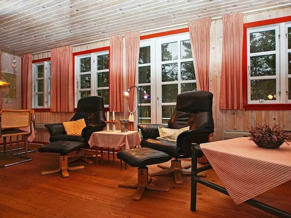 Rustic Holiday Home in Hemmet near Fjord