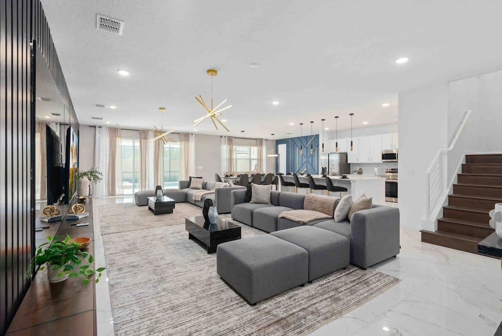 Super Fancy- 15bdr 17bas Huge 7 000sqft Home
