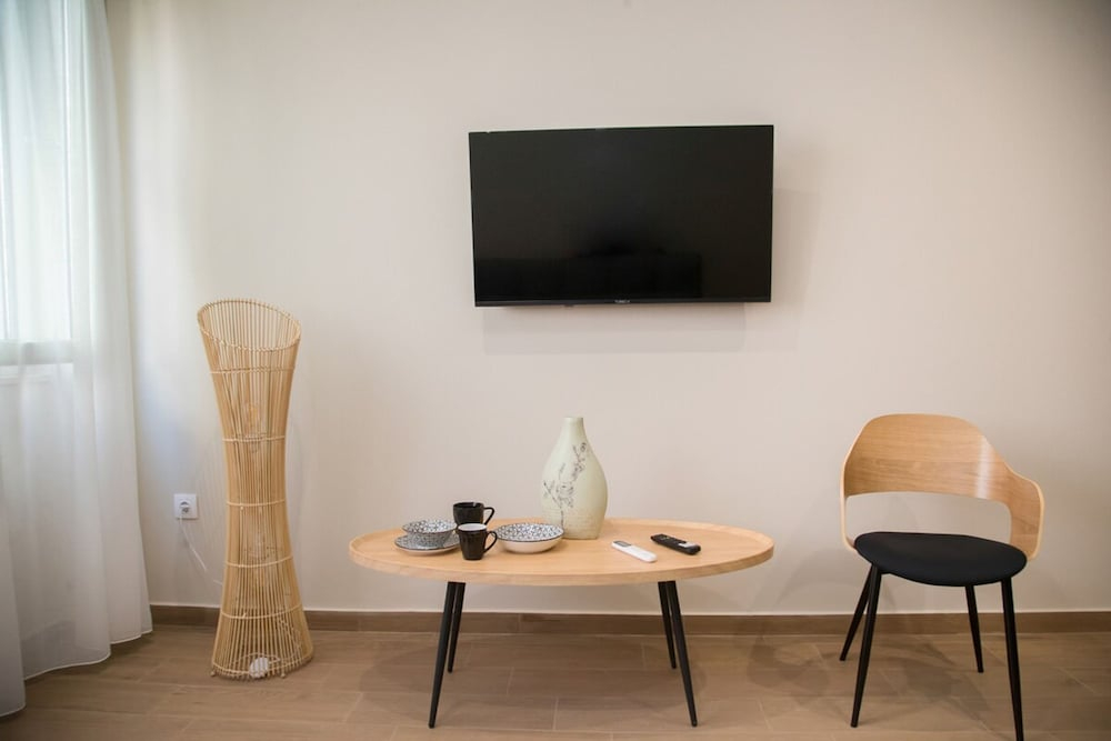 Stoa Luxury Apartment