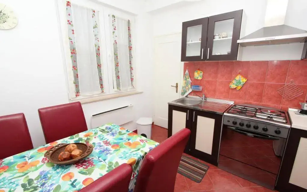 Apartment Dina