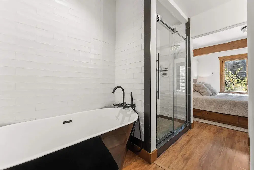 Updated 2 BDR Condo Walk to Deer Valley & City!