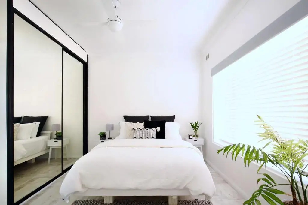 Beautifully renovated quiet unit in Cronulla