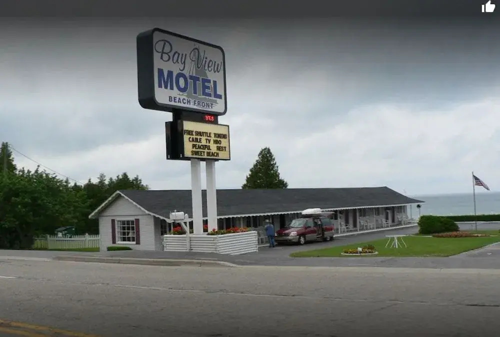 Bayview Lakefront Motel