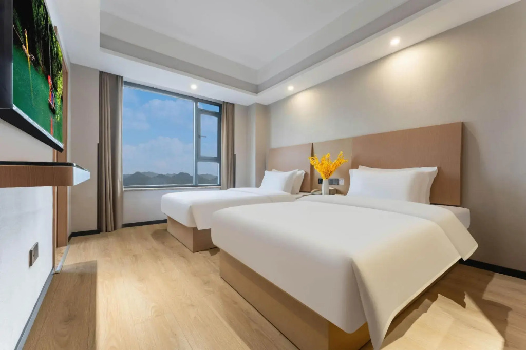 Radow Hotel (Yichang Binjiang Pedestrian Street)