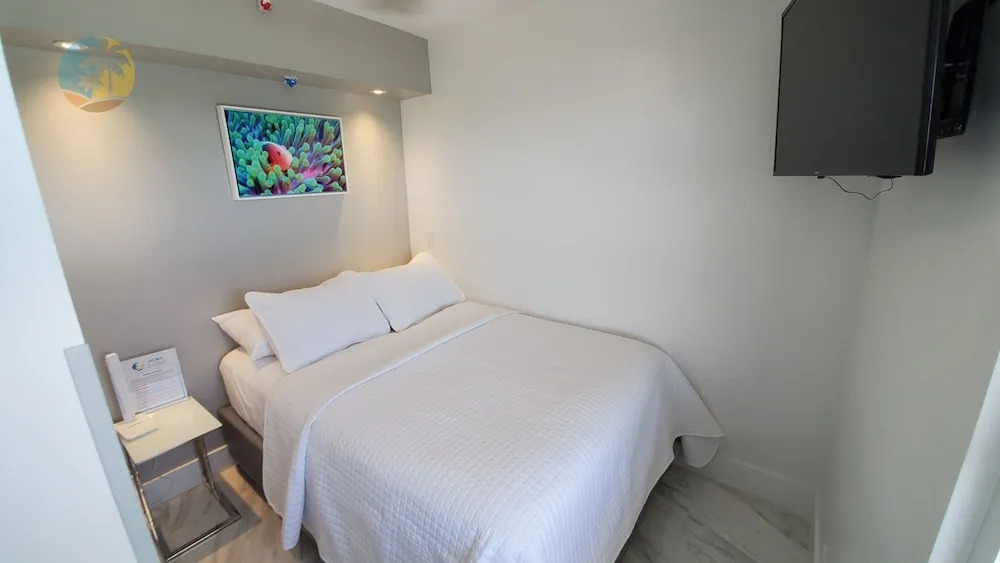 Presidential Royale Direct Oceanfront Brand NEW Apartment - 1001