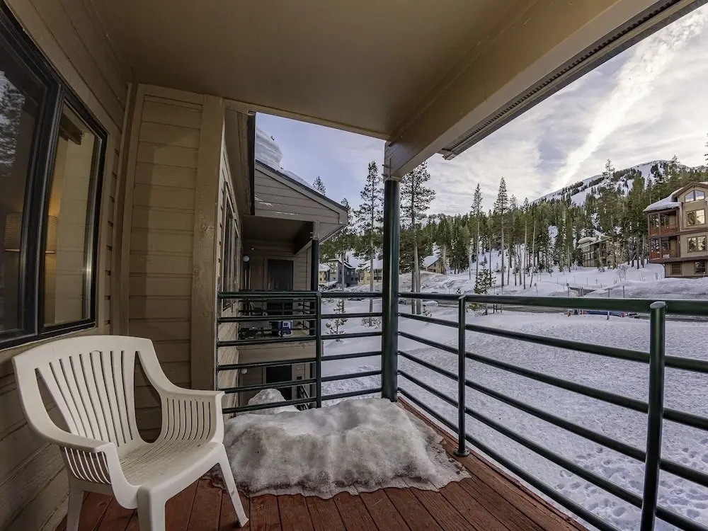 Getaway The Meadows 228a Hotel Style - Sleeps 4 Studio Bedroom Condo