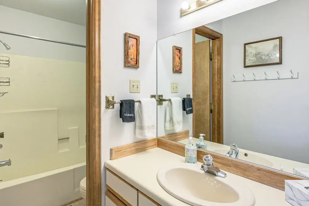 Pagosa Condo w/ Deck, 4 Mi to Hot Springs & Dtwn