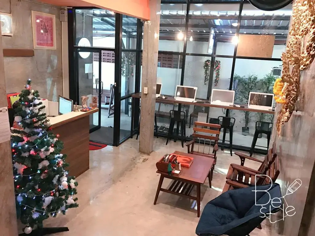 The Alley Hostel & Bistro