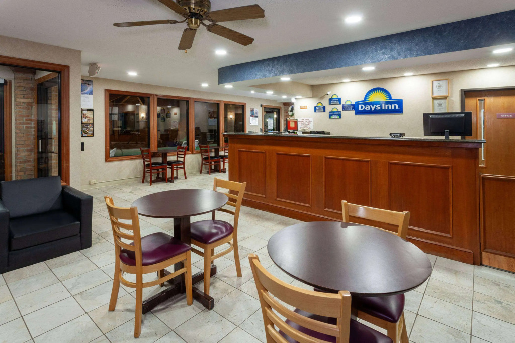 Days Inn by Wyndham Wooster