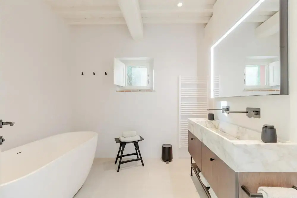 Tramonto Farmhouse Contemporary Tradition