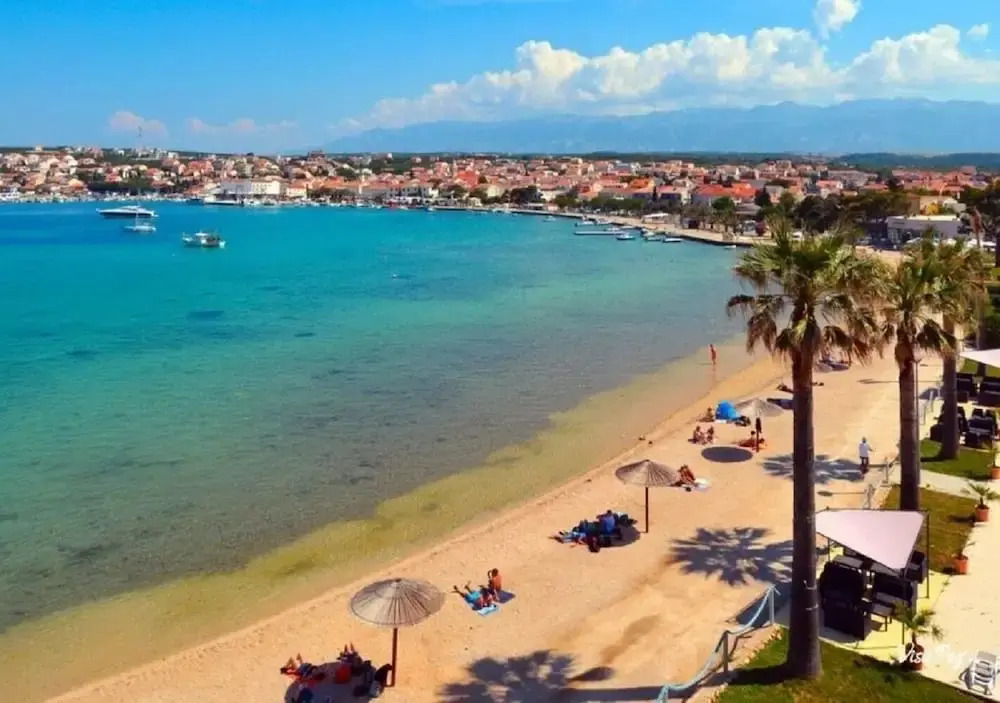 Ivan - Great Location - A1