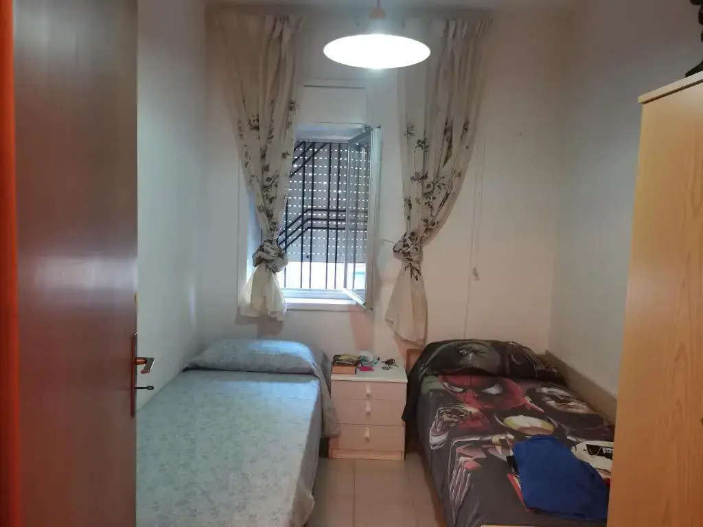 San Giorgio (Me) Comodo appartamento a 100 metri dal mare in elegante residence, 4/5 posti letto, parcheggio privato.