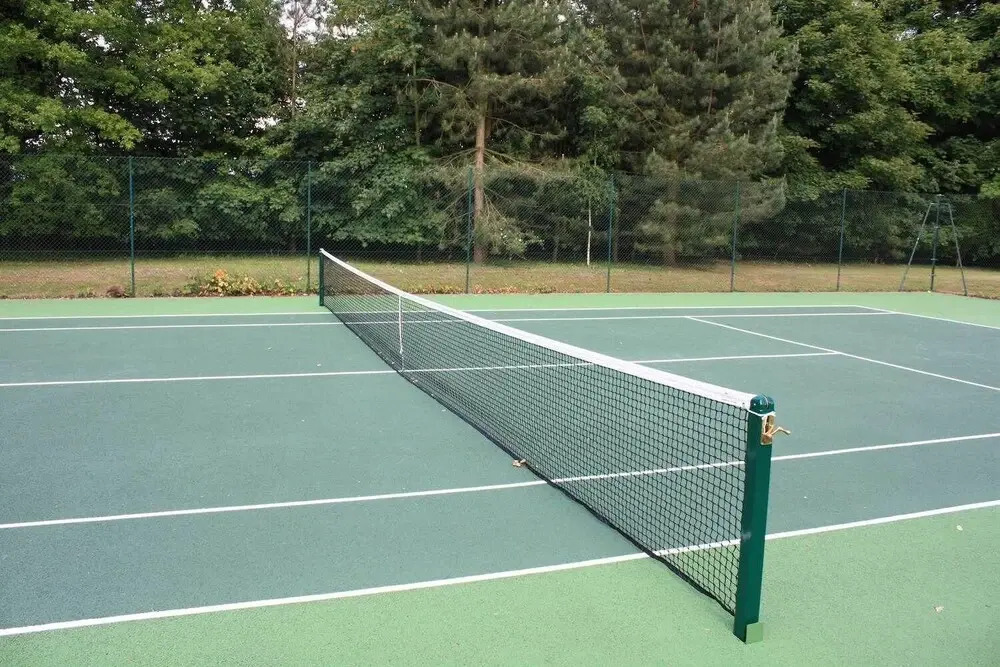 Secluded country house gem with swimming pool & tennis court