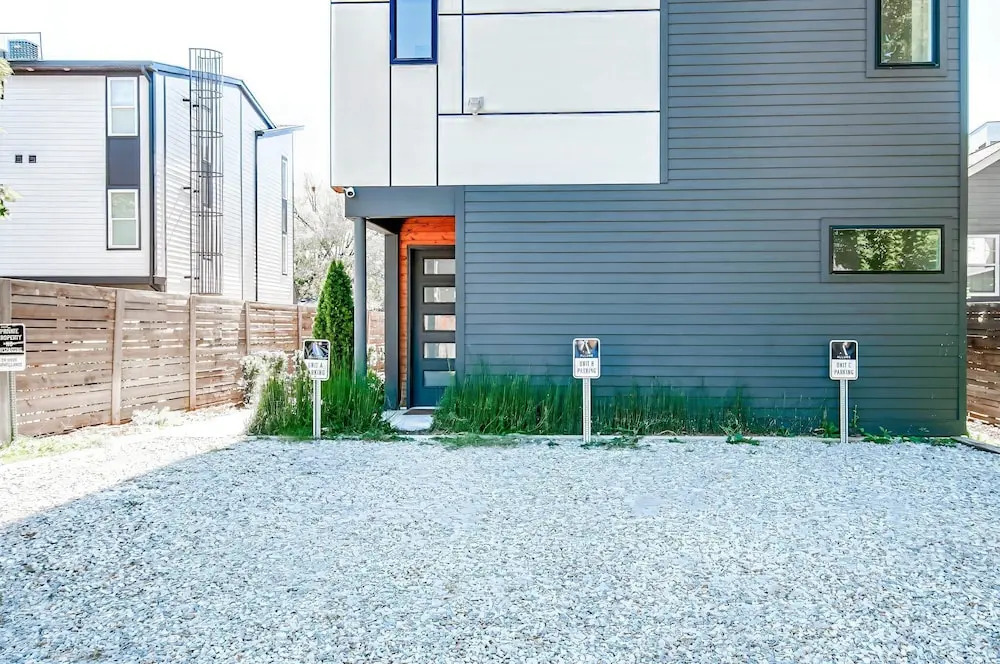 Close to the Gulch - Book Today