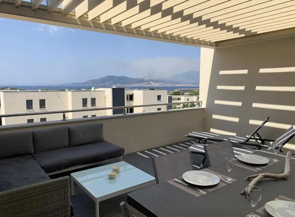 Appartement T3 de standing, vue mer - Porticcio