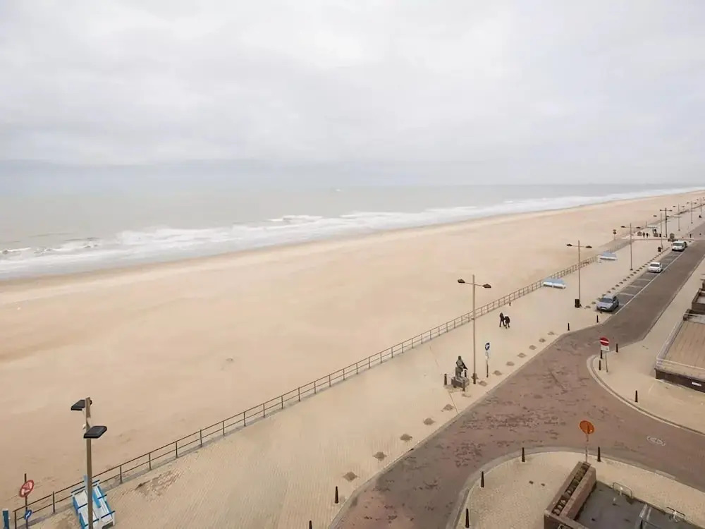 Beachfront Bliss With Parking