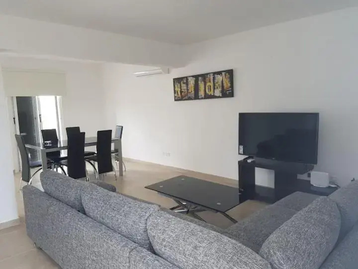 EPISTIMI 3 Bedroom Holiday House