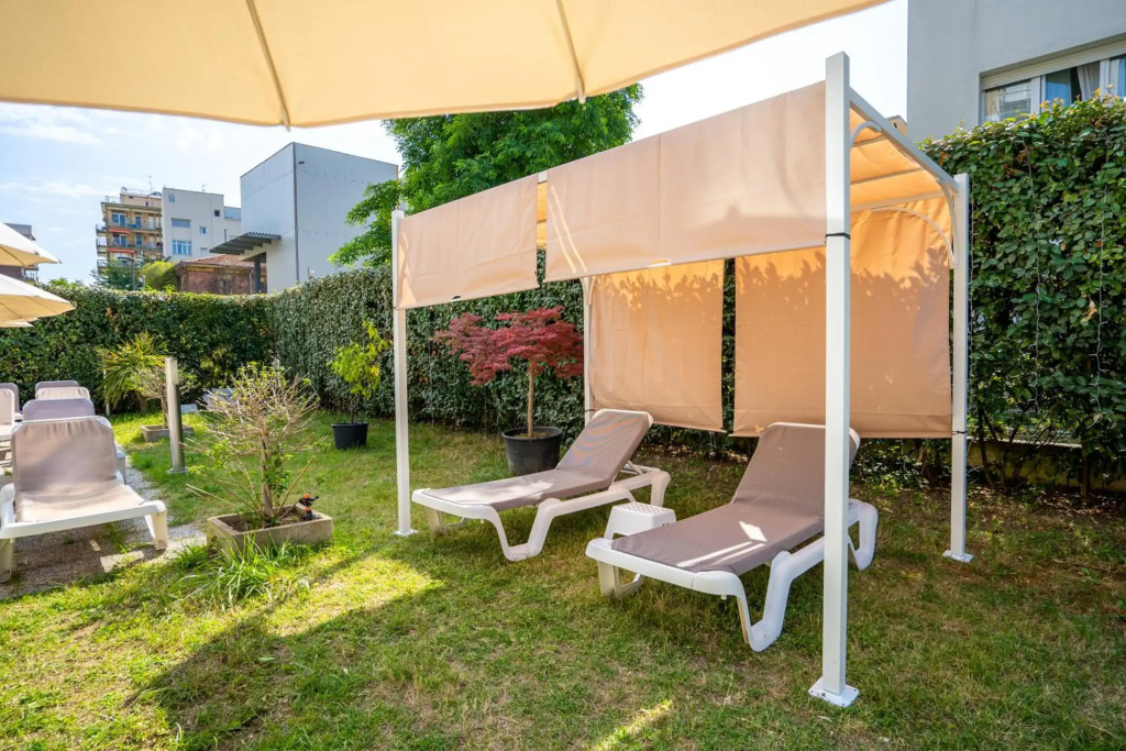 Hotel Lotus