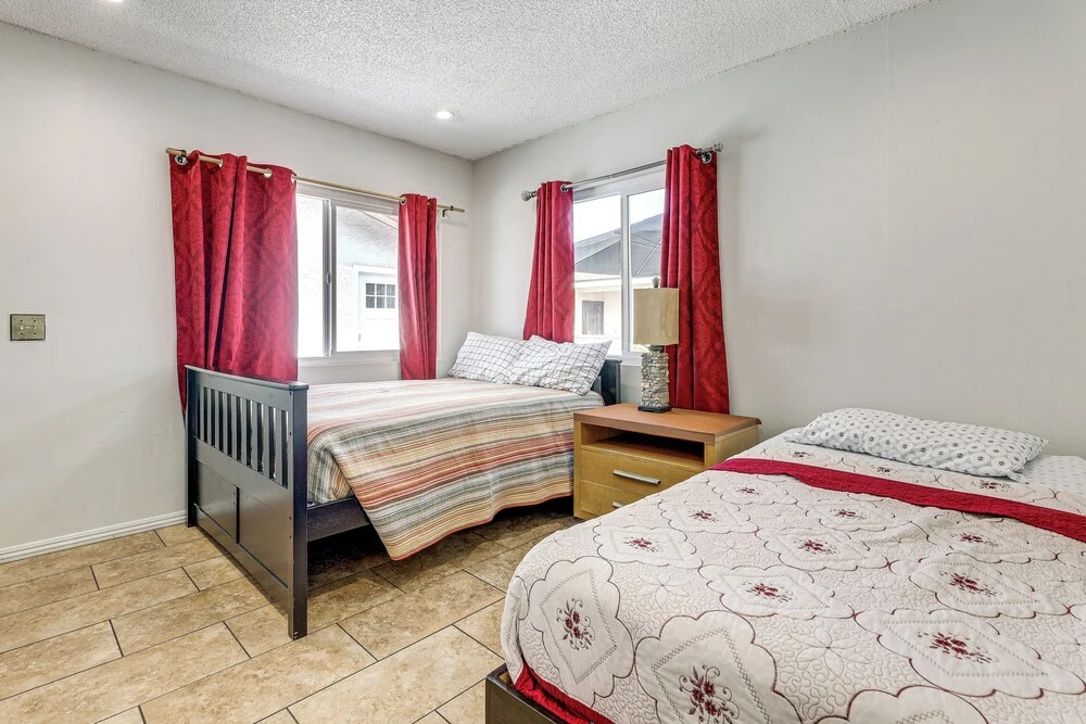 Socal Launchpad: 3BR in Hawthorne, 4 Mi to Sofi