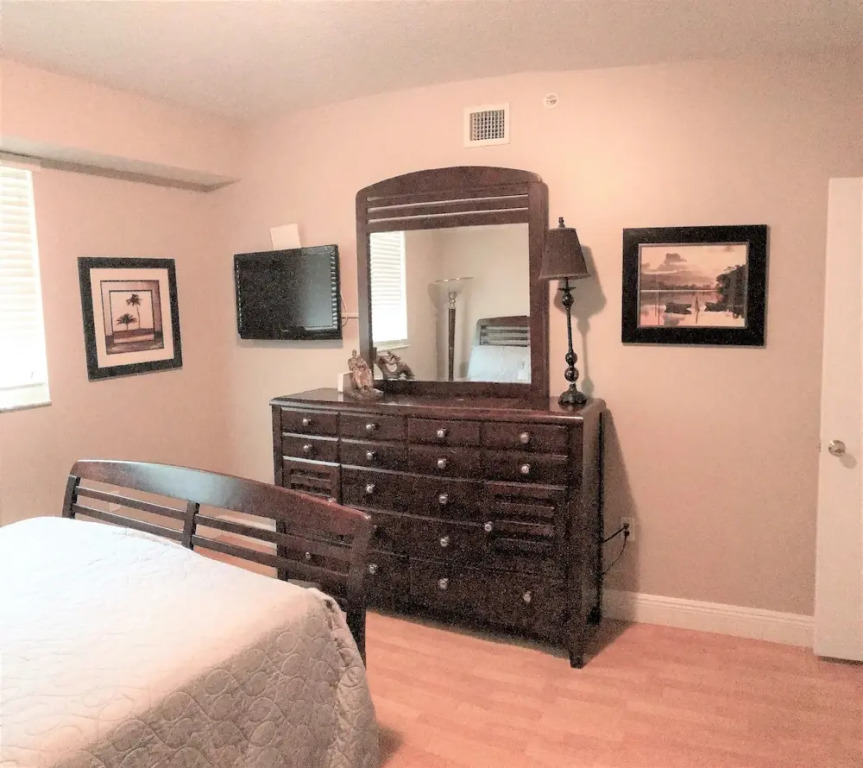 Le Marina Bay 403- Condo 5 People. Sunny Isles