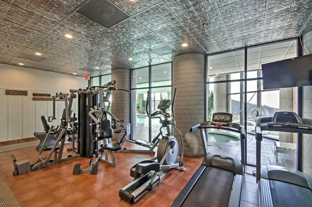 3 Mi to Skiing: Mtn-view Condo in Sugar Top Resort