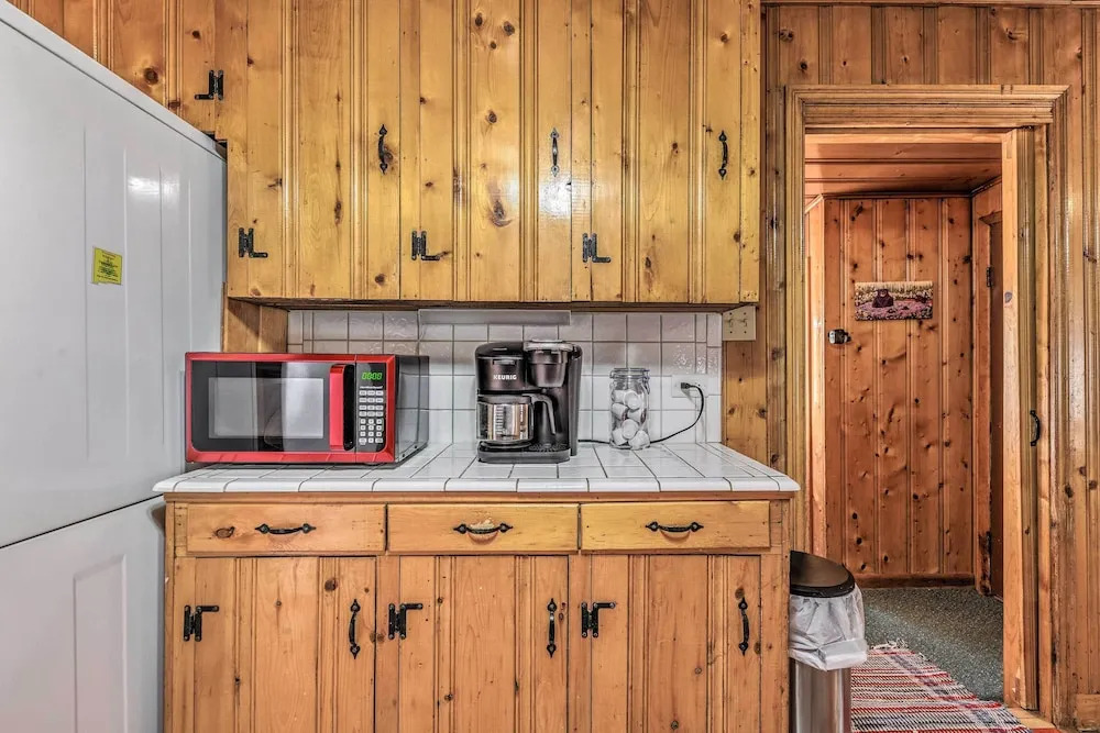 Ruidoso Cabin w/ Grill - Near Grindstone Lake!