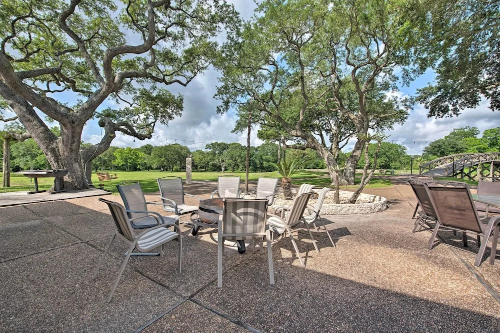 Lakefront Wallis Ranch w/ Private Beach & Patio!