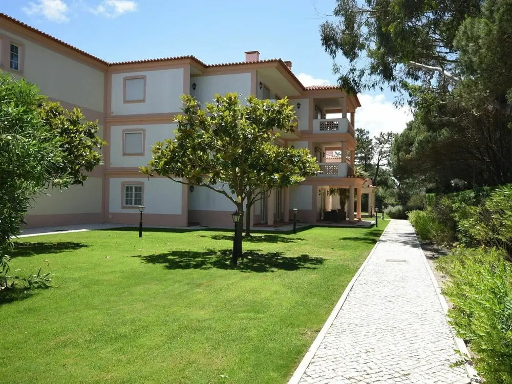 Modern Apartment in Óbidos With Pool