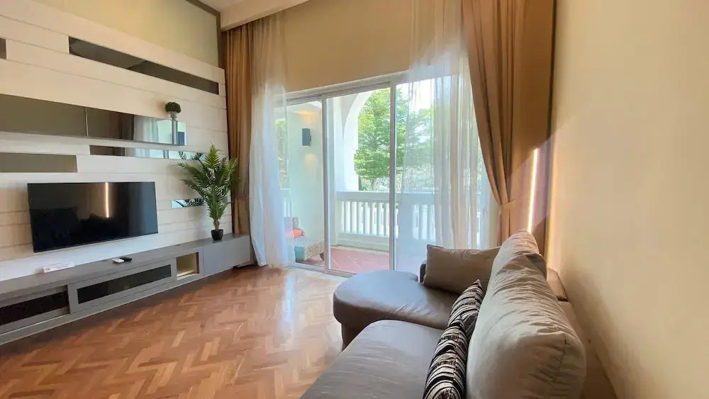 Straits Quay Waterside Suite Penang