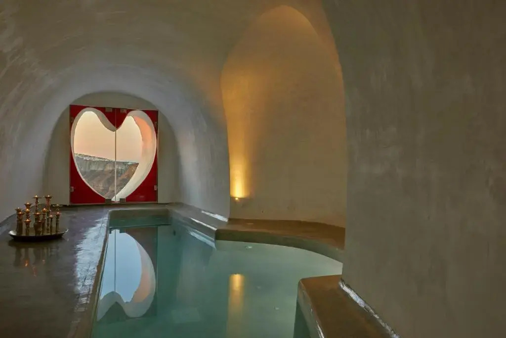 Suites of the Gods Cave Spa Hotel