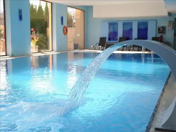 4 Epoxes Hotel Spa