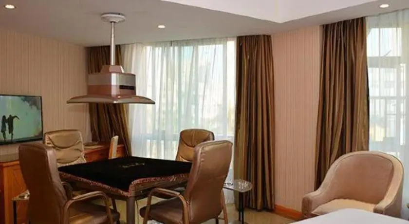 Vienna Hotel Shenzhen Dalang Clothing Base Branch
