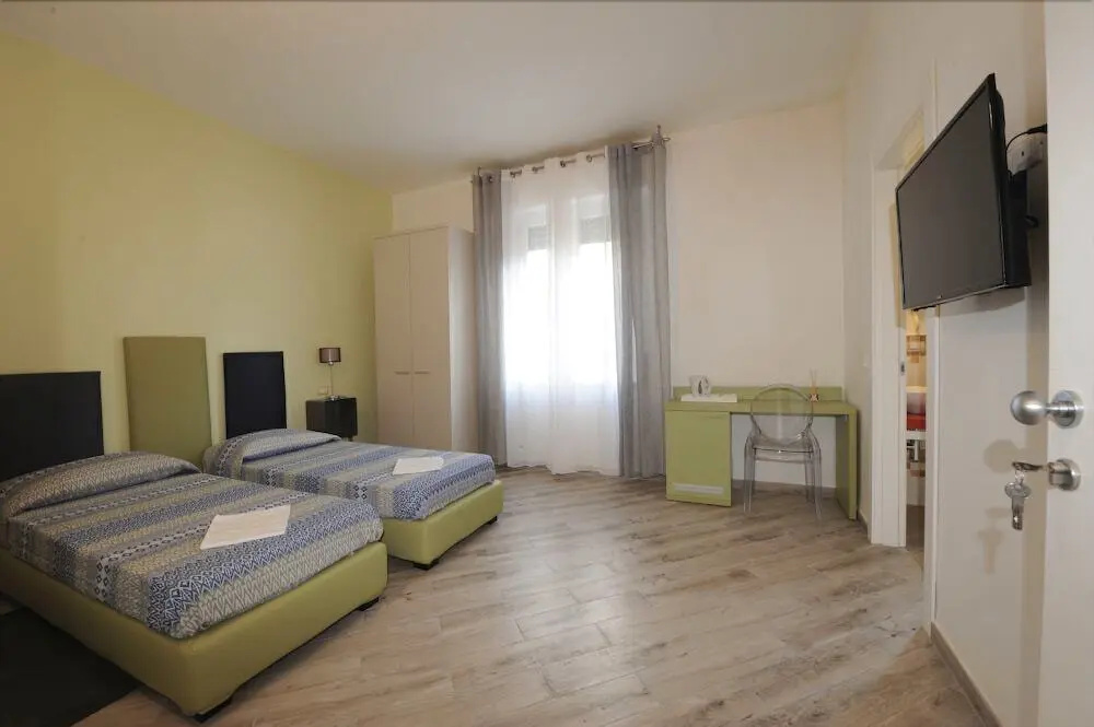 Pisa Lodge BB Hostel