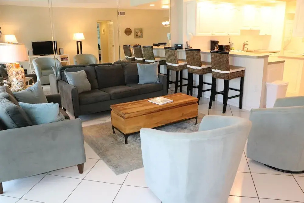Jamaica Royale - T43 - 2 Br Condo