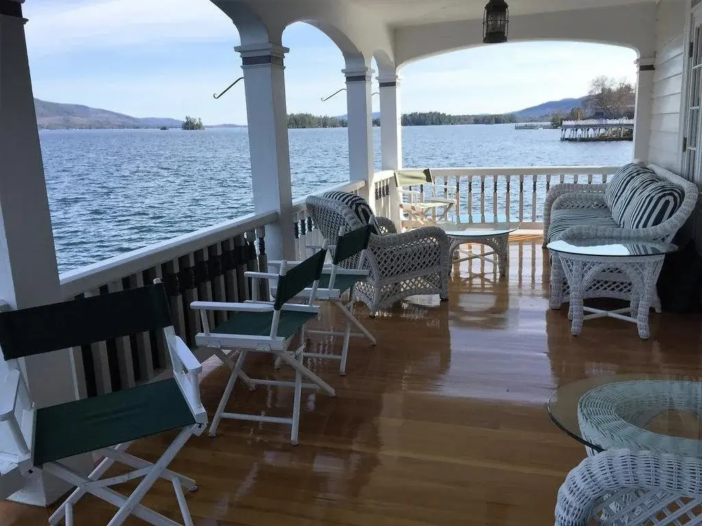 Lake George Boathouse Waterfront Lodging