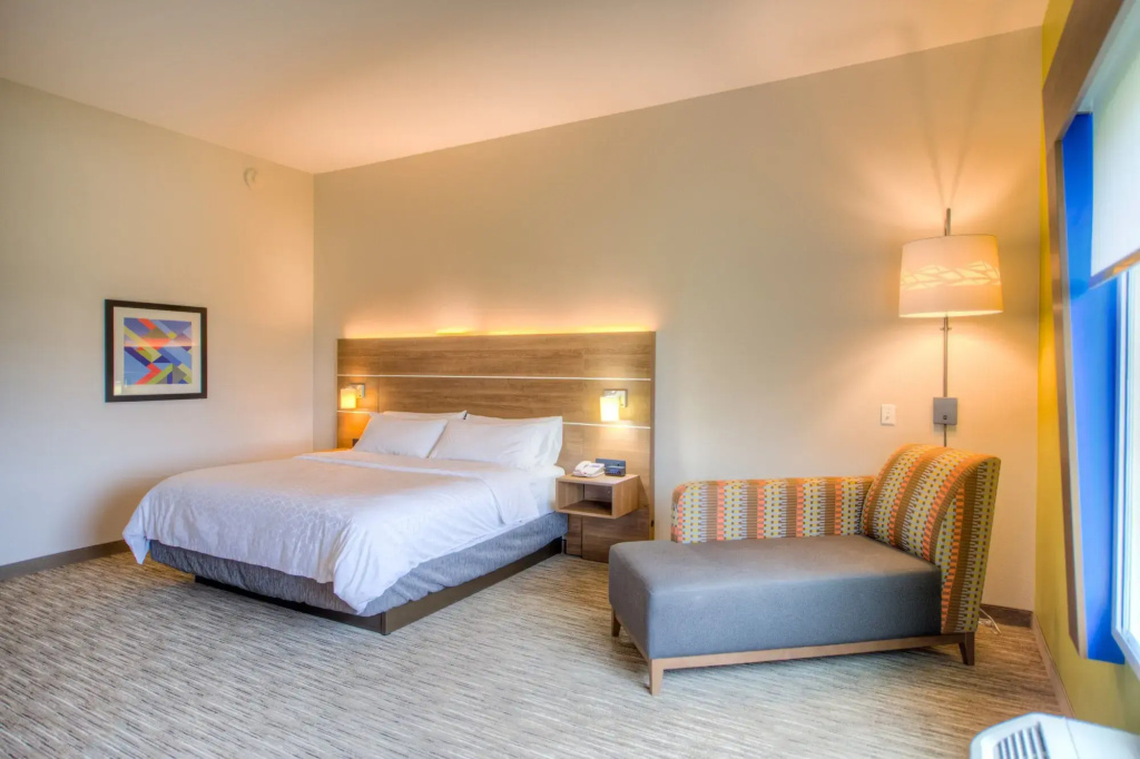 Holiday Inn Express & Suites - Remington by IHG