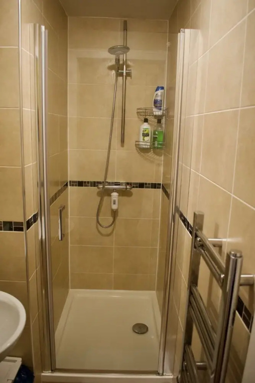 Central & Comfortable Flat - Sleeps 4