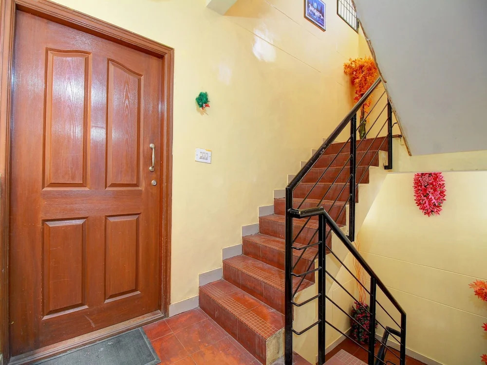 OYO 15415 Hotel Ample Inn Vidyanagar