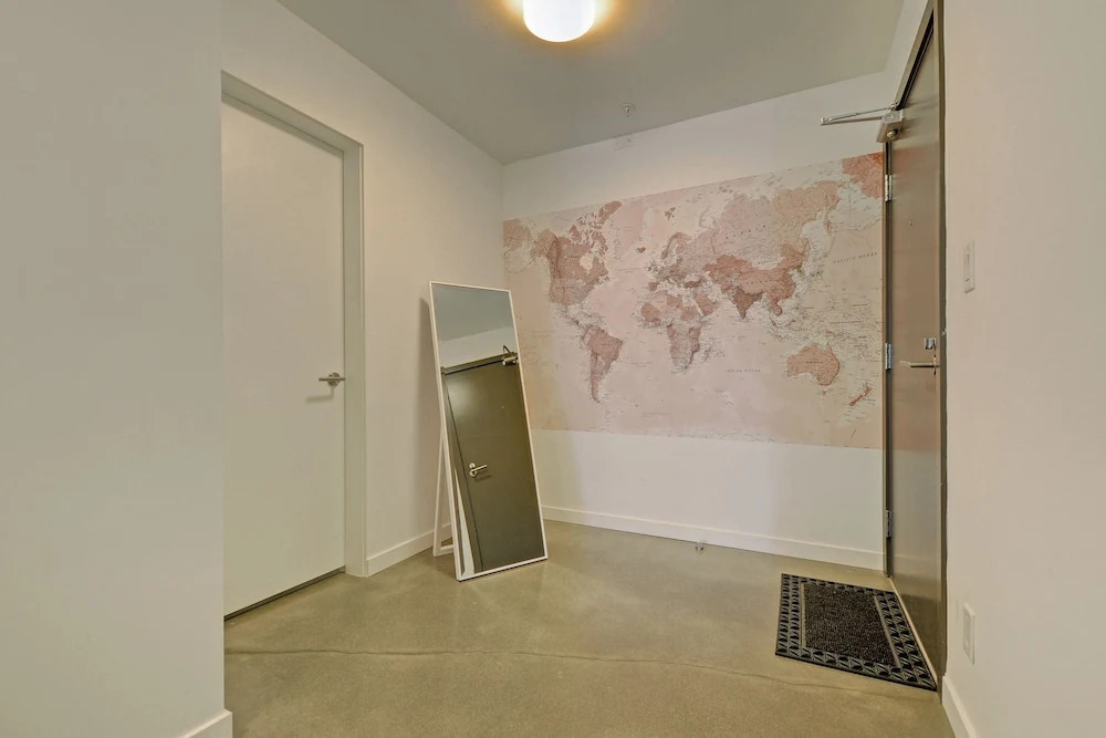 Noel Suites-Gastown
