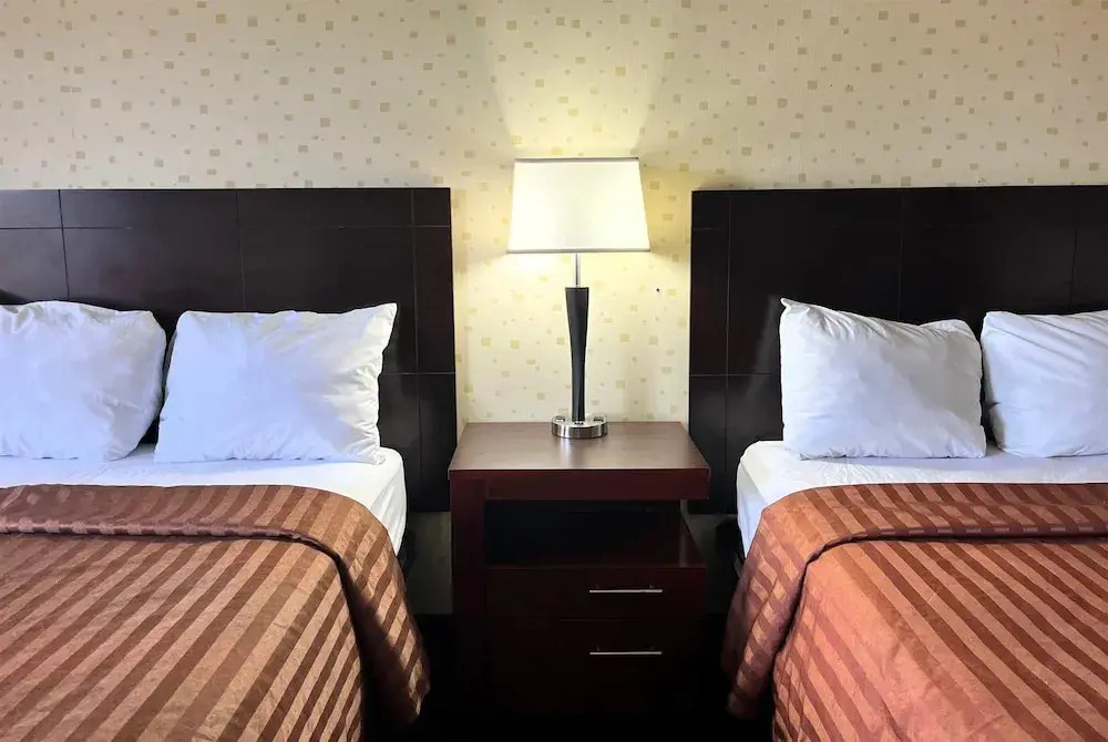 Travelodge by Wyndham Seymour