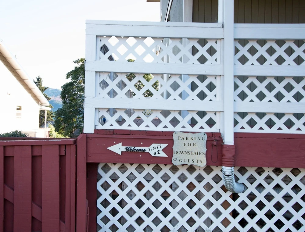 Northern Daylights 1 Bedroom Home by RedAwning