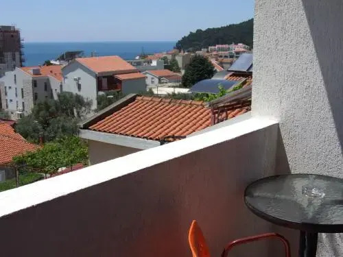 Apartments Pod Lozom with Seaview