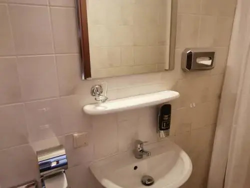 Hotel Kryoms 108