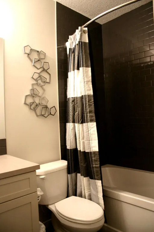Mahogany Grove Inn and Suite
