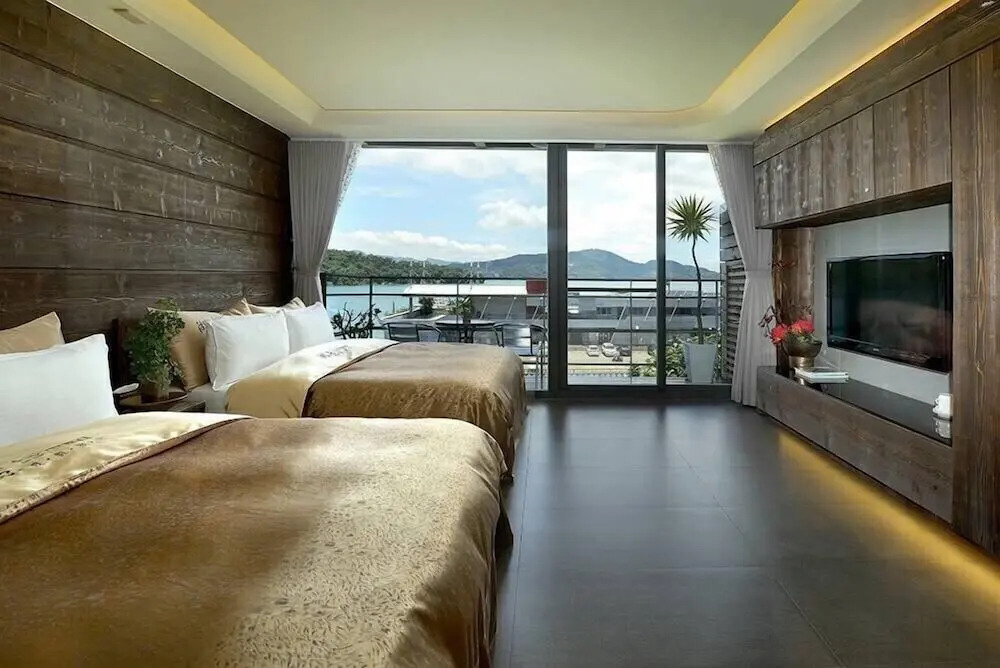 Lakeview Homestay