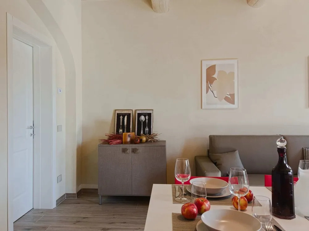 Modern Apartment Near Pistoia With Shared Garden
